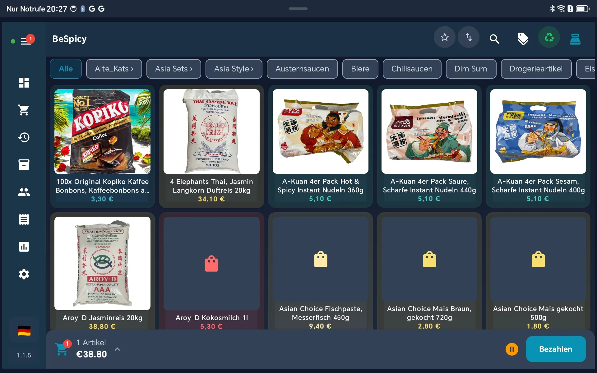 BISpicy POS Vollbild-Layout: Produktkacheln mit Bildern und Preisen im Grid, Kategorien als horizontale Filterliste oben, Warenkorb als kompakte Leiste am unteren Bildschirmrand.