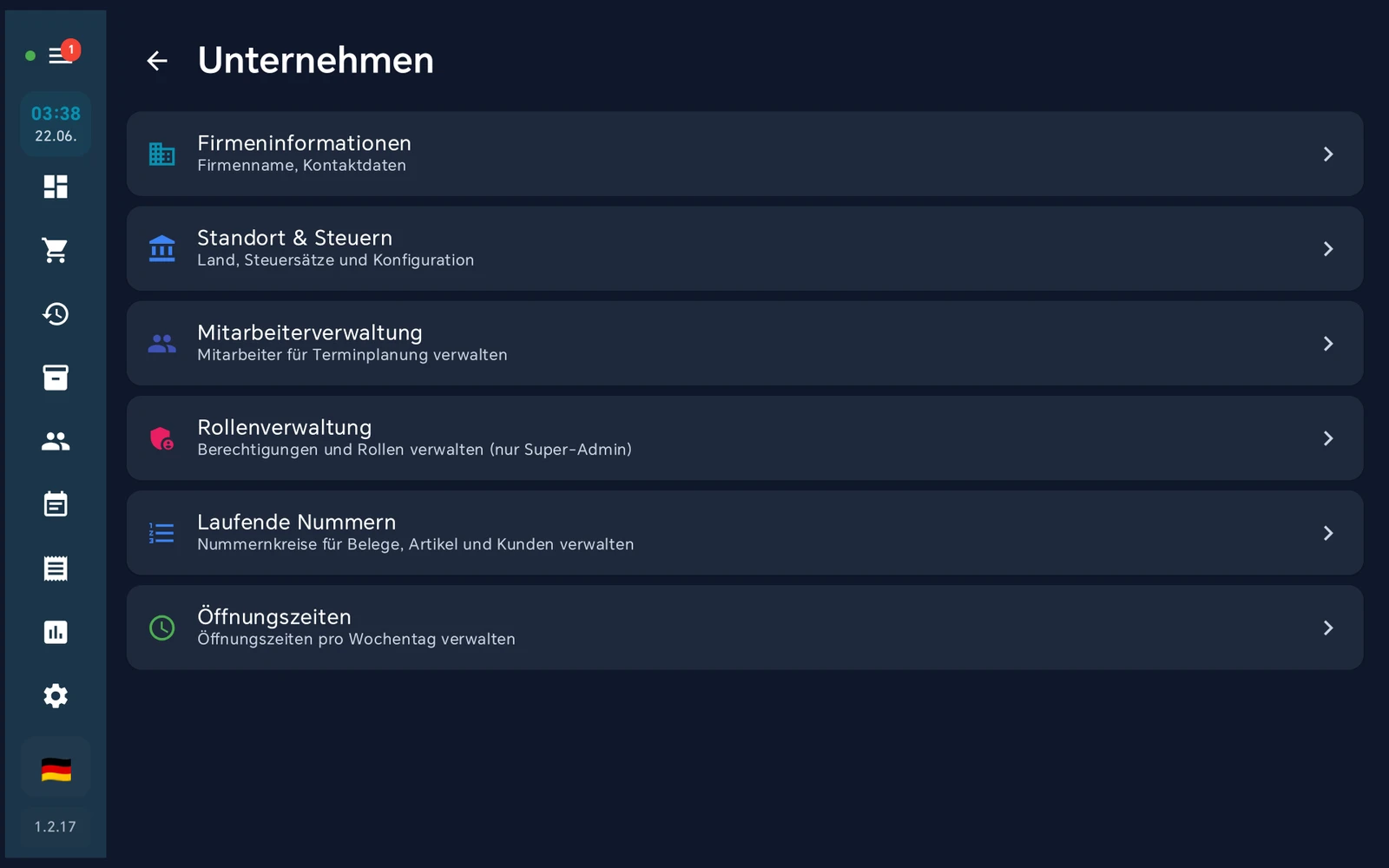 Einstellungen → Unternehmen in der BISpicy POS Kasse: die Unterpunkte Firmeninformationen, Standort & Steuern und Mitarbeiter werden als Kacheln angezeigt.
