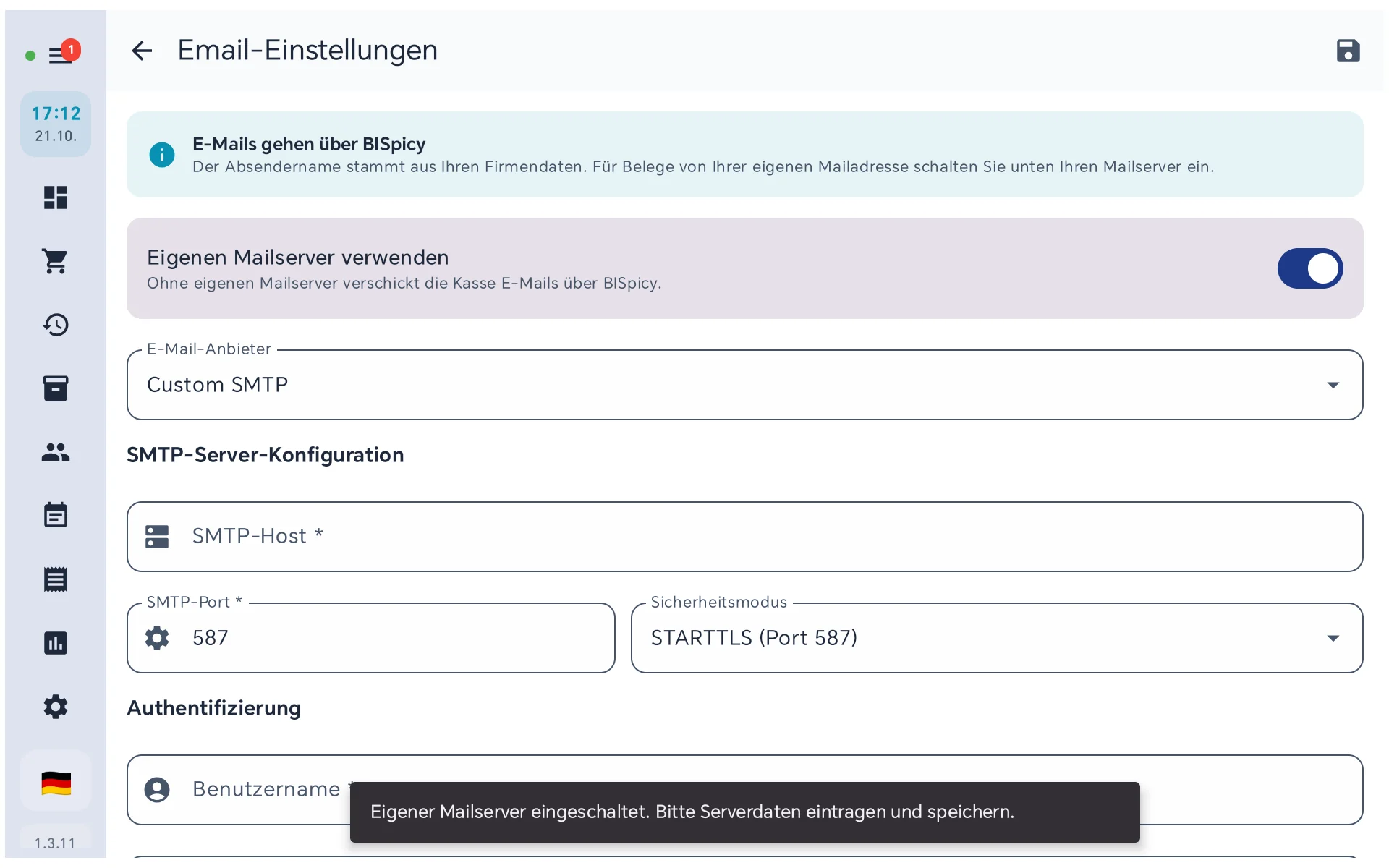 Email-Einstellungen mit eingeschaltetem Schalter Eigenen Mailserver verwenden, unten die Meldung Eigener Mailserver eingeschaltet, bitte Serverdaten eintragen und speichern